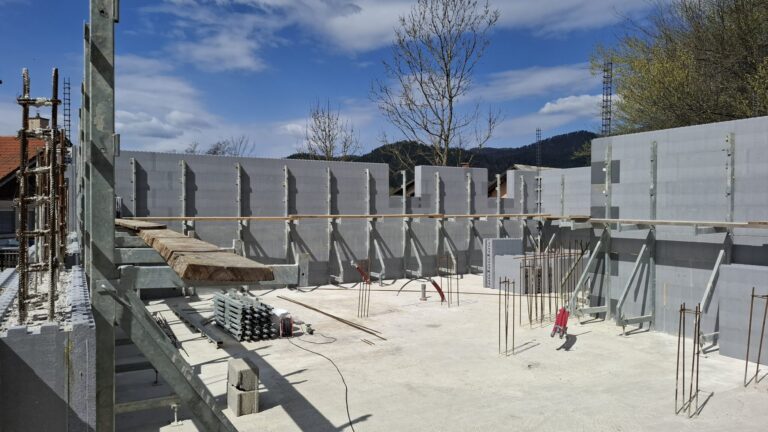 Gradnja-z-ICF-sistemom-JUBHome_samograditelj-Jevnica-1-2048x1153