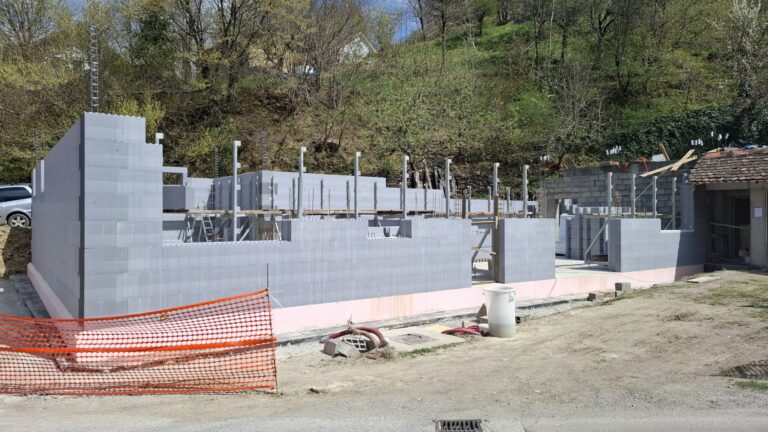 Gradnja-z-ICF-sistemom-JUBHome_samograditelj-Jevnica-3-2048x1153