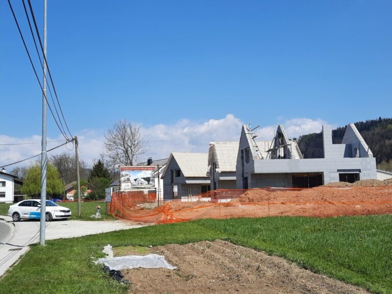 Gradnja za trg - Selo pri Ihanu 3