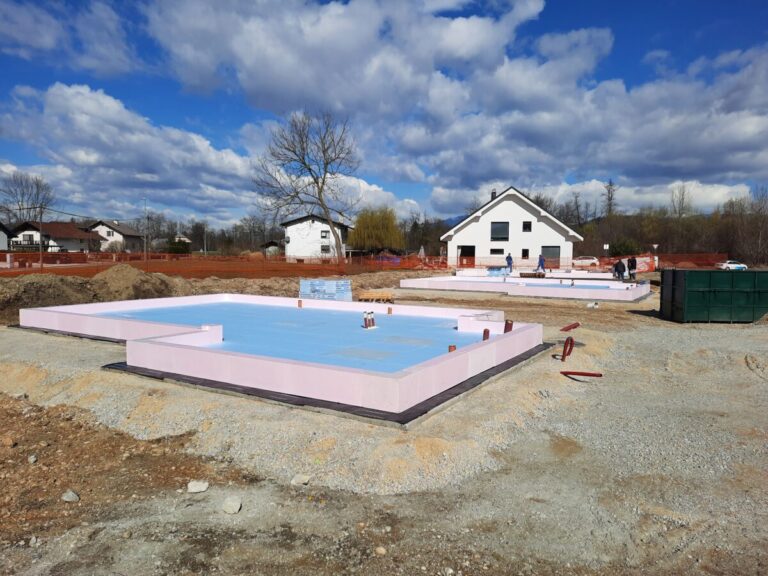 Gradnja za trg - Selo pri Ihanu