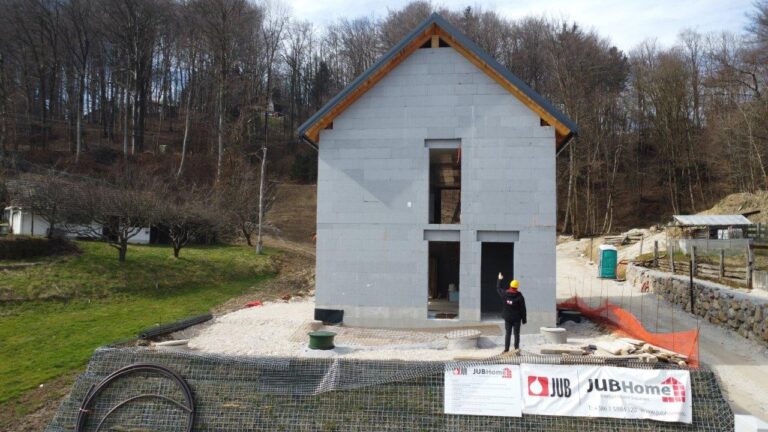 Hiša na ključ - Brezovica 6