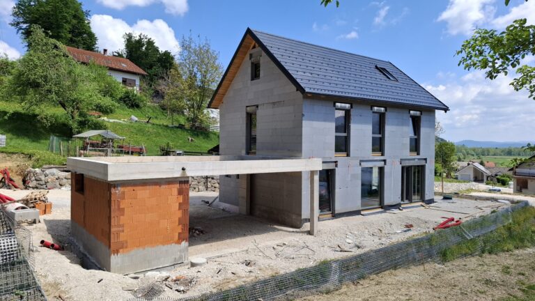 Hiša na ključ - Brezovica 7