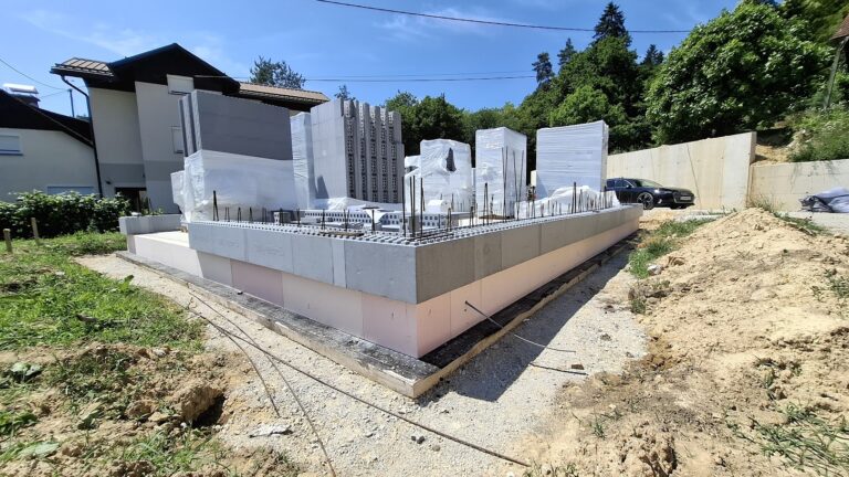 JUBHome-WALL-gradbisce-Senozeti-2