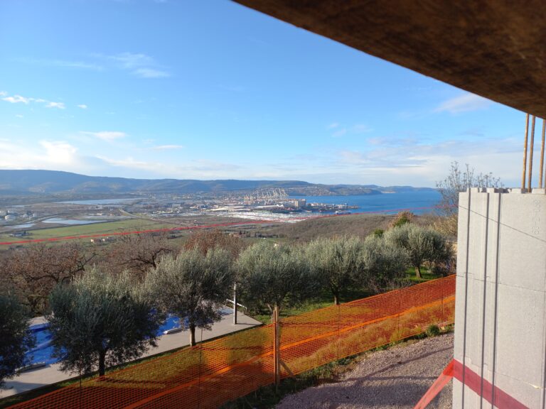 JUBHome dvostanovanjski objekt na primorskem (1)