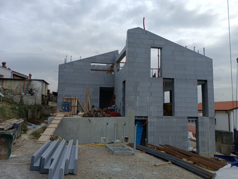 JUBHome dvostanovanjski objekt na primorskem (10)